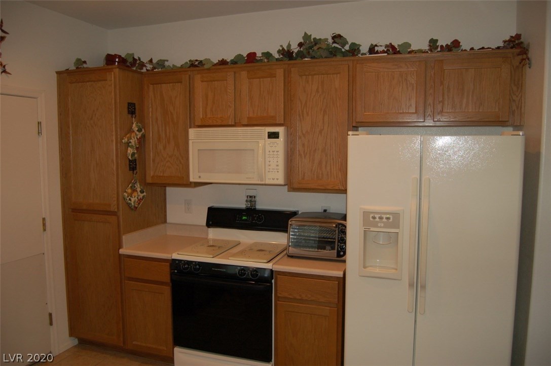 3083 Monroe Park Road Henderson, NV 89044 - Photo 7 of 19 Gallery Image 7