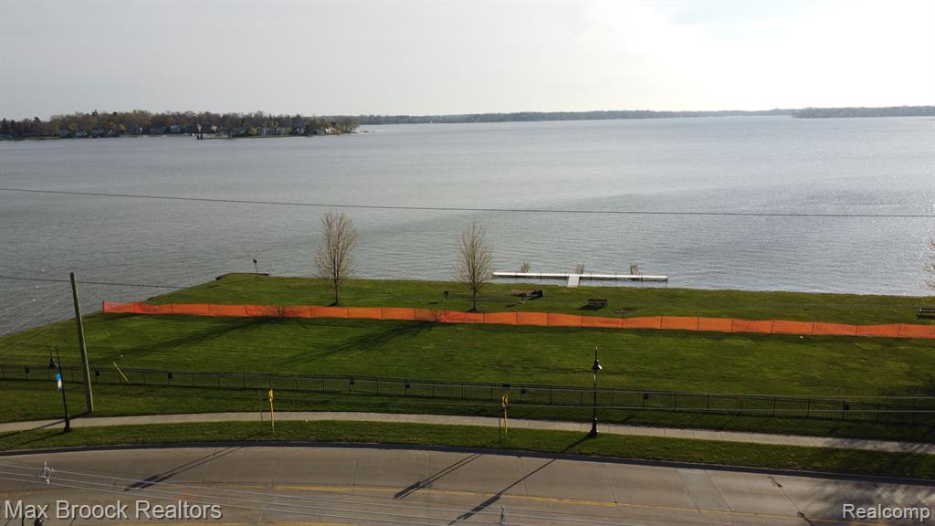 1675 Cass Lake Road, Unit C Keego Harbor, MI 48320 - Photo 26 of 41