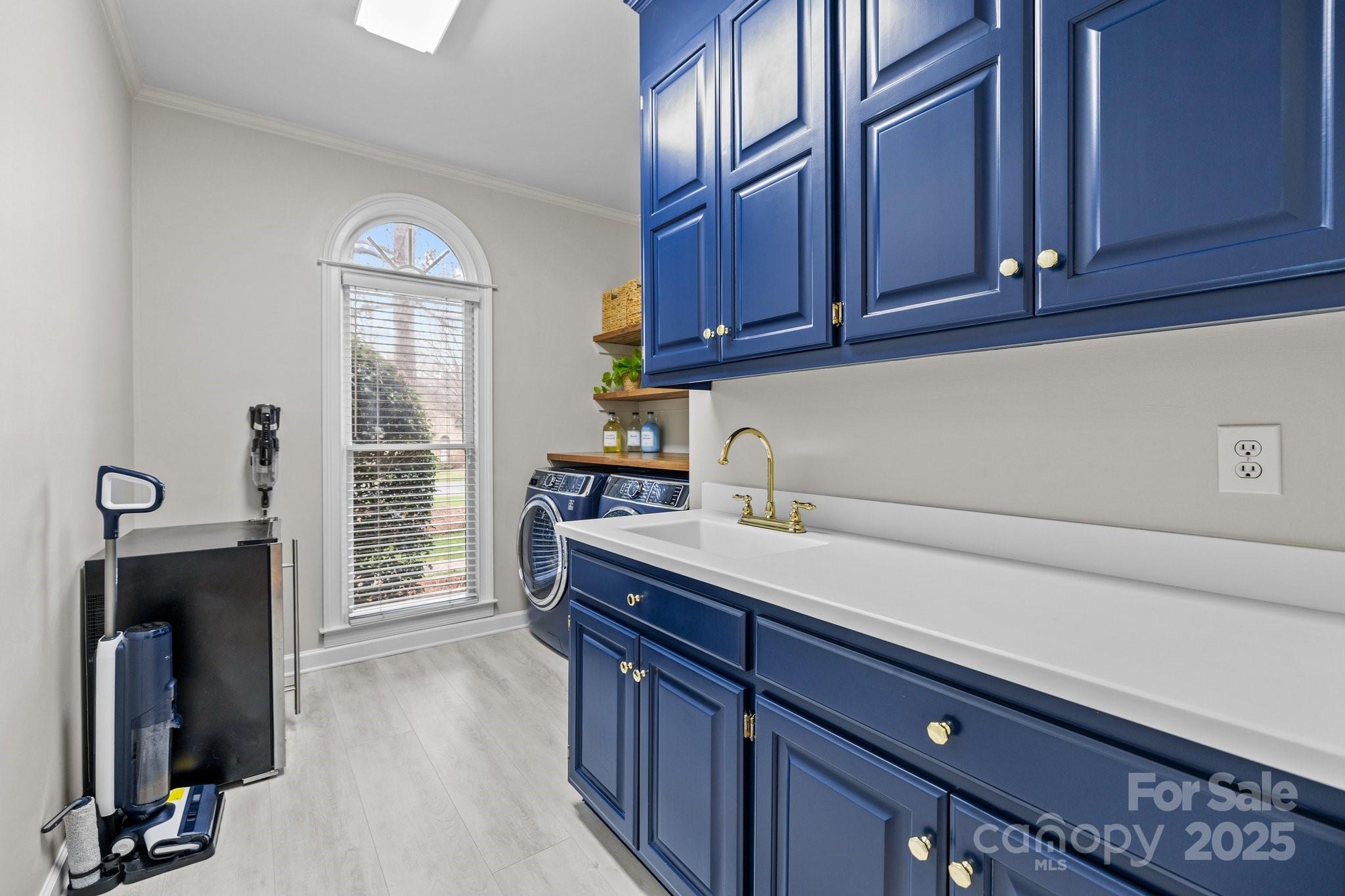 4739 Binfords Ridge Road Charlotte, NC 28226 - Photo 19 of 47 a kitchen with granite countertop cabinets stainless steel appliances a sink and a window