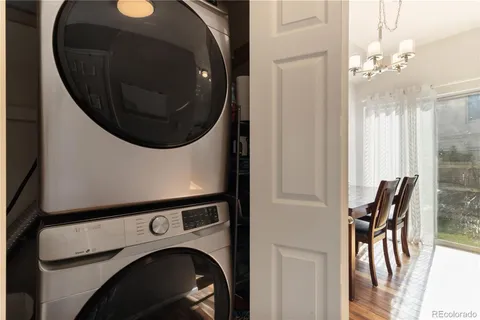 a view of livingroom with furniture