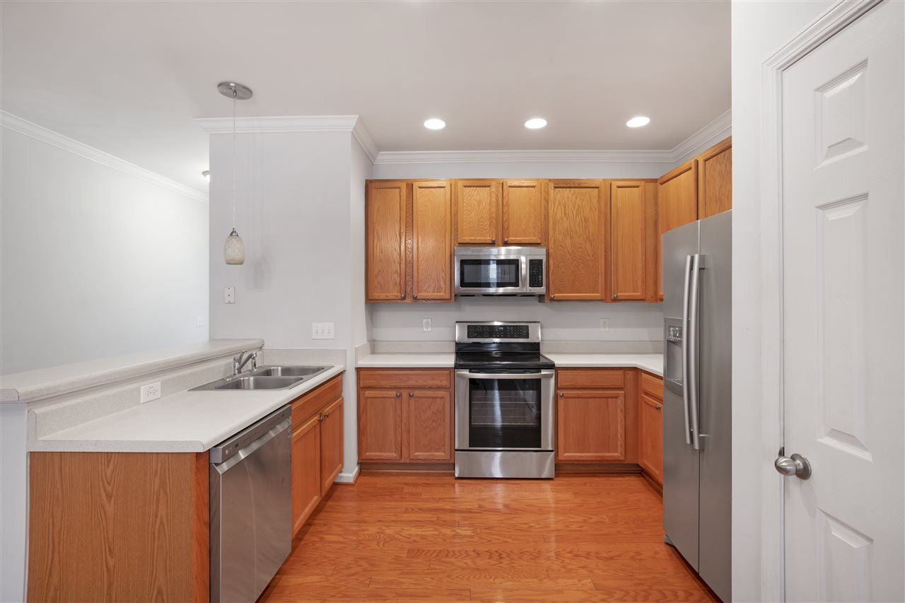 8215 Belneath Court Raleigh, NC 27613 - Photo 10 of 20 Stainless steel appliances