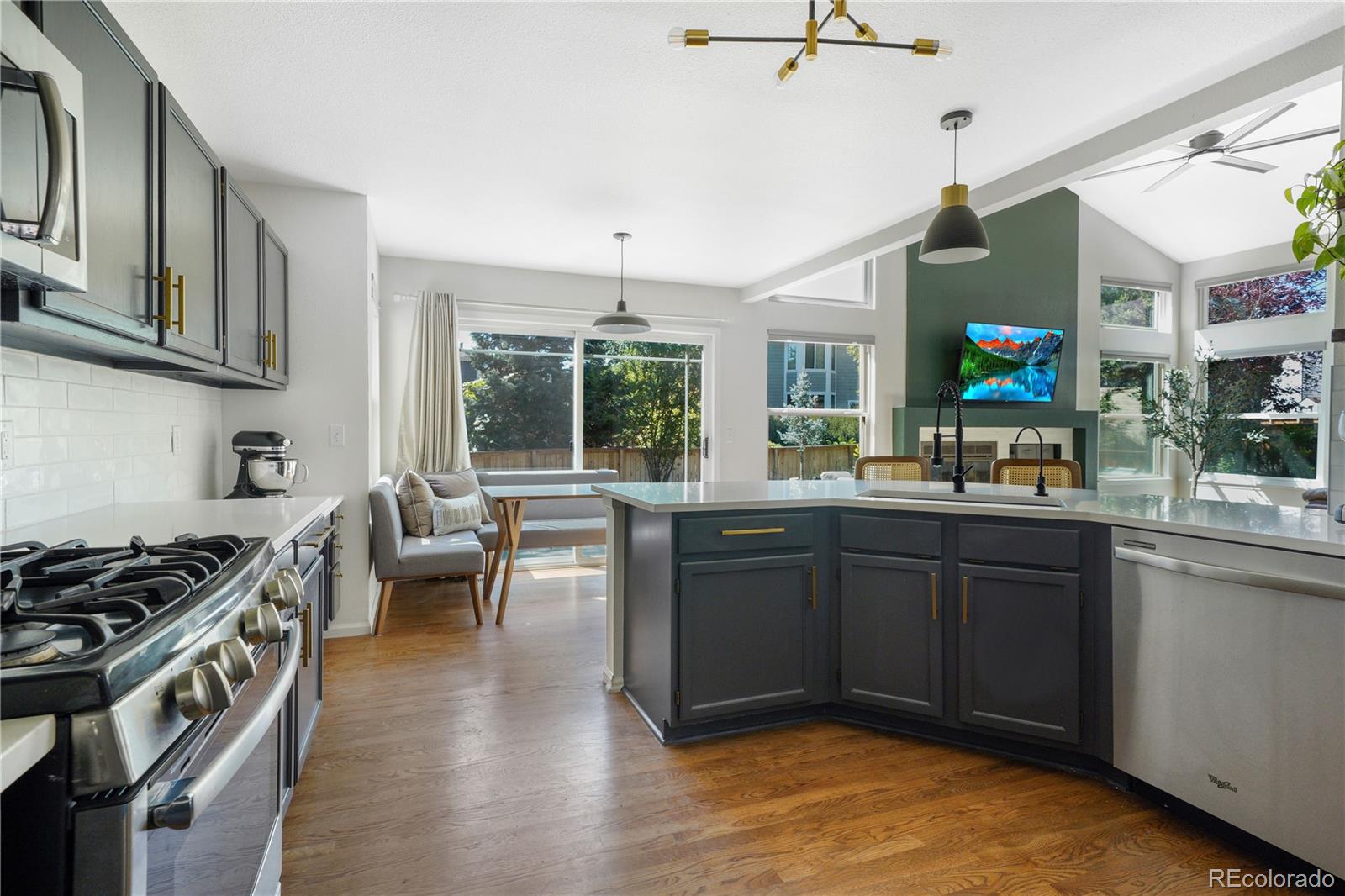 1651 Beacon Hill Drive Highlands Ranch, CO 80126 - Photo 14 of 50