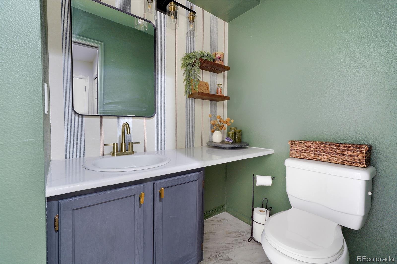 1651 Beacon Hill Drive Highlands Ranch, CO 80126 - Photo 18 of 50