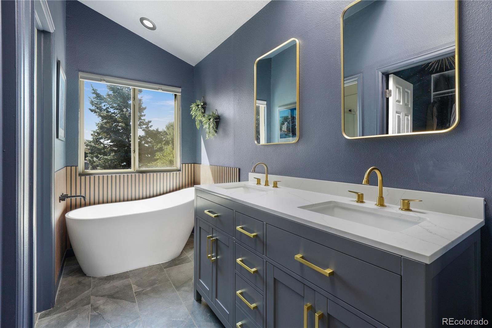 1651 Beacon Hill Drive Highlands Ranch, CO 80126 - Photo 23 of 50