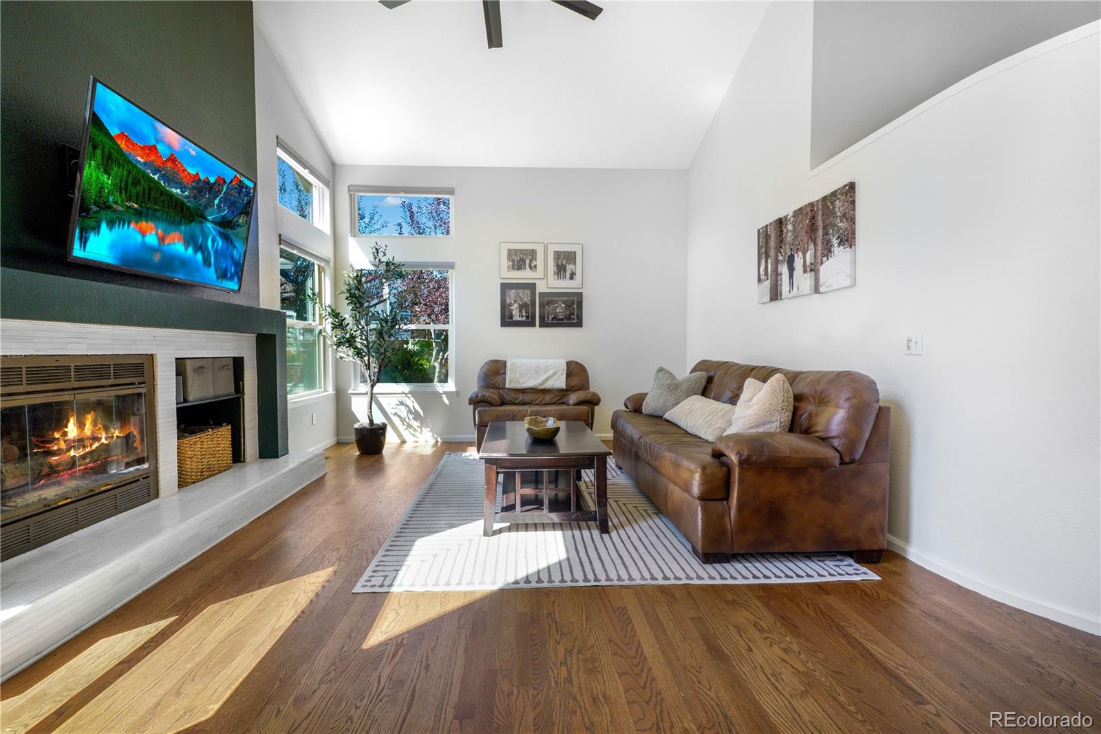 1651 Beacon Hill Drive Highlands Ranch, CO 80126 - Photo 8 of 50