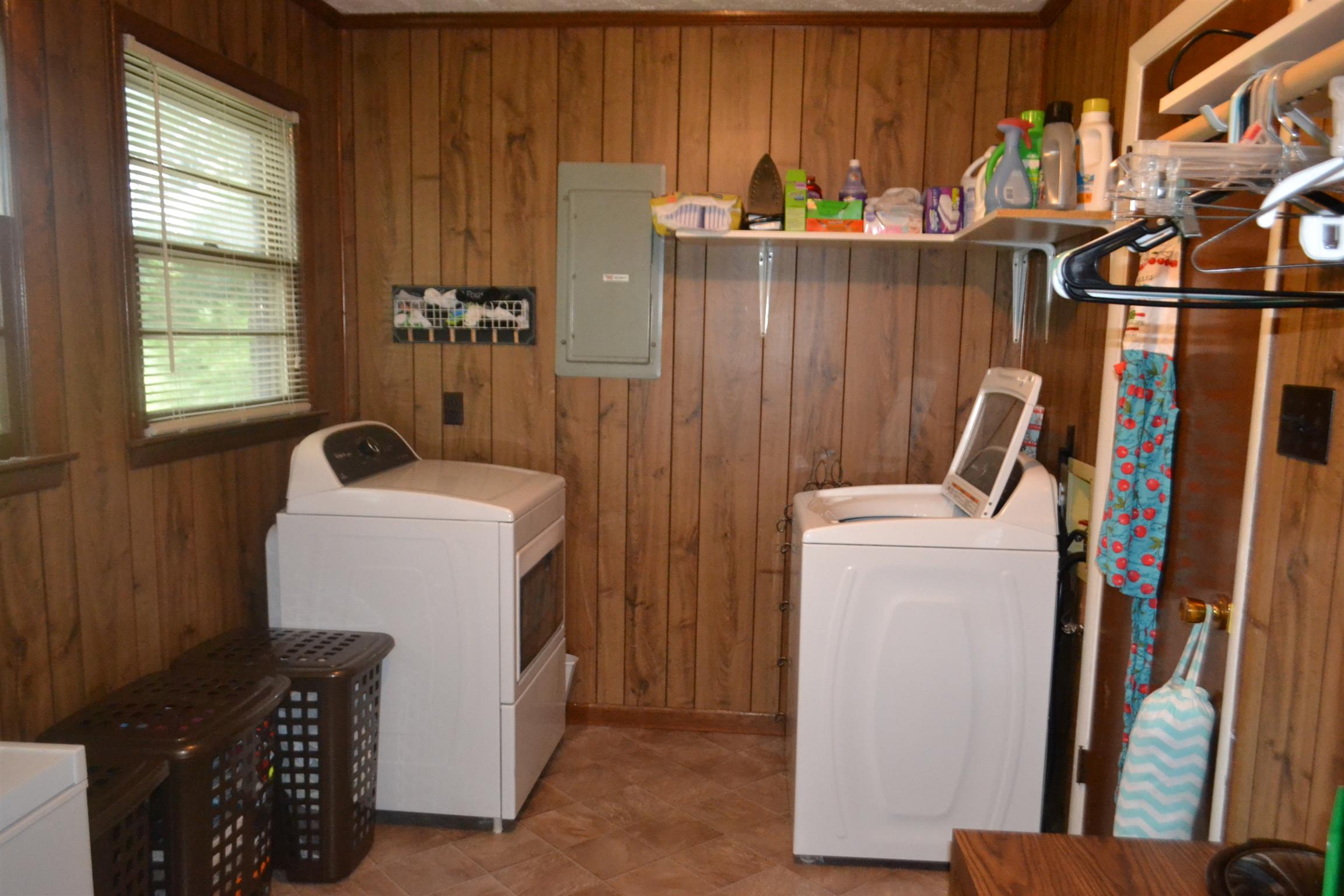 137 Rains Road Morrison, TN 37357 - Photo 23 of 24 a utility room with dryer and washer