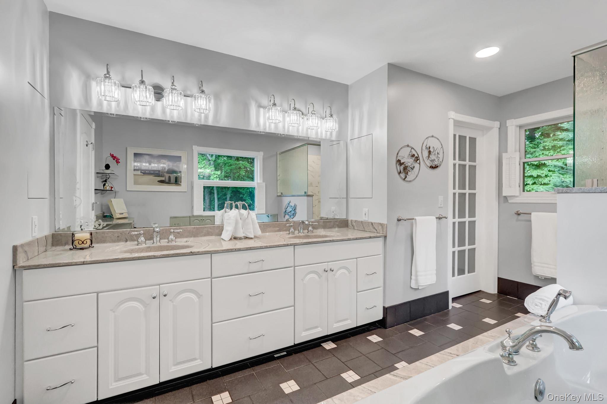 71 Dyke Road Setauket, NY 11733 - Photo 22 of 47