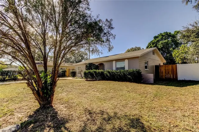$399,000 | 5525 Pine Circle Northeast, St. Petersburg, FL 33703