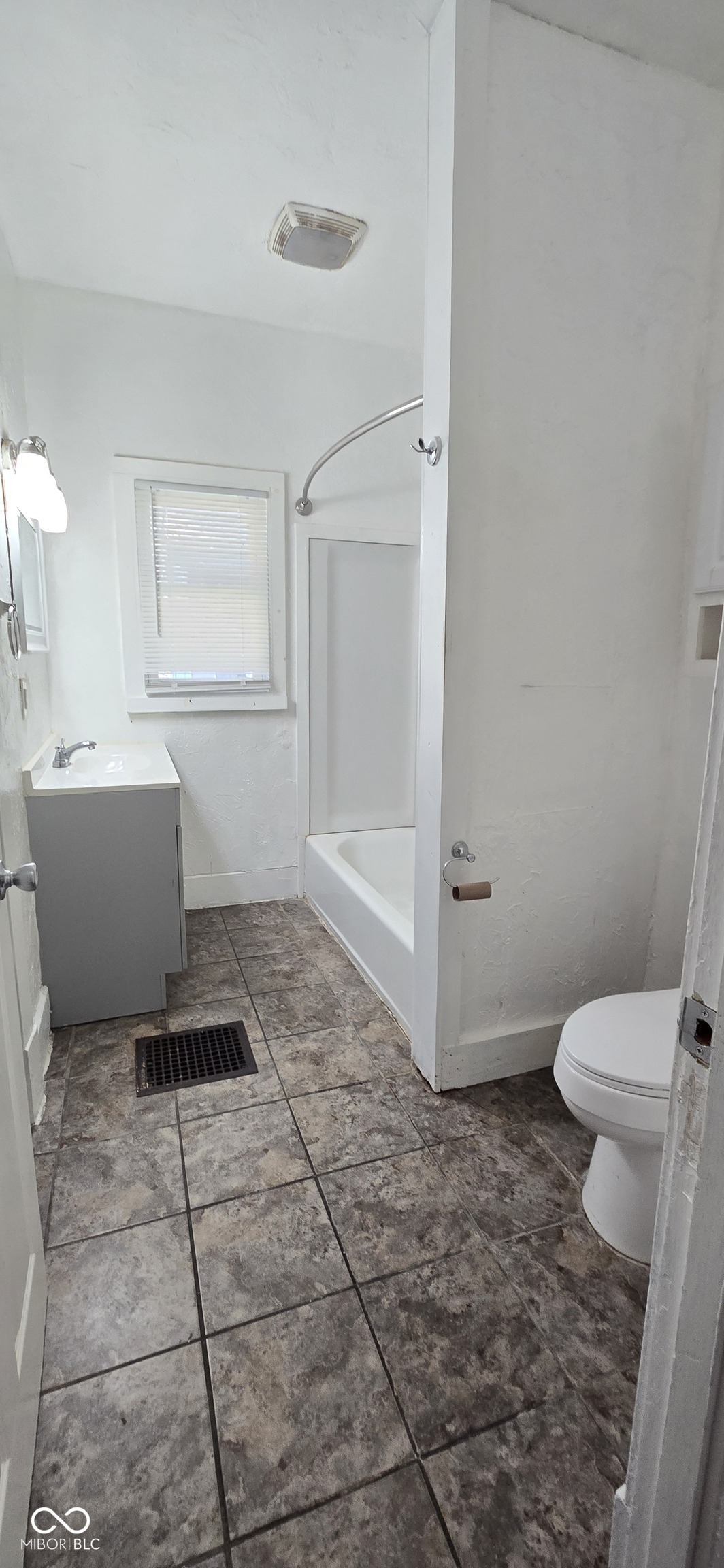 1031 Hendricks Street Anderson, IN 46016 - Photo 11 of 24