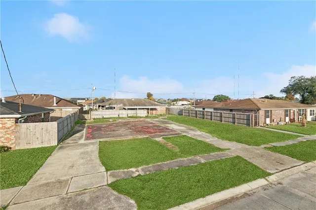 $30,000 | 3300 Volpe Drive, Chalmette, LA 70043