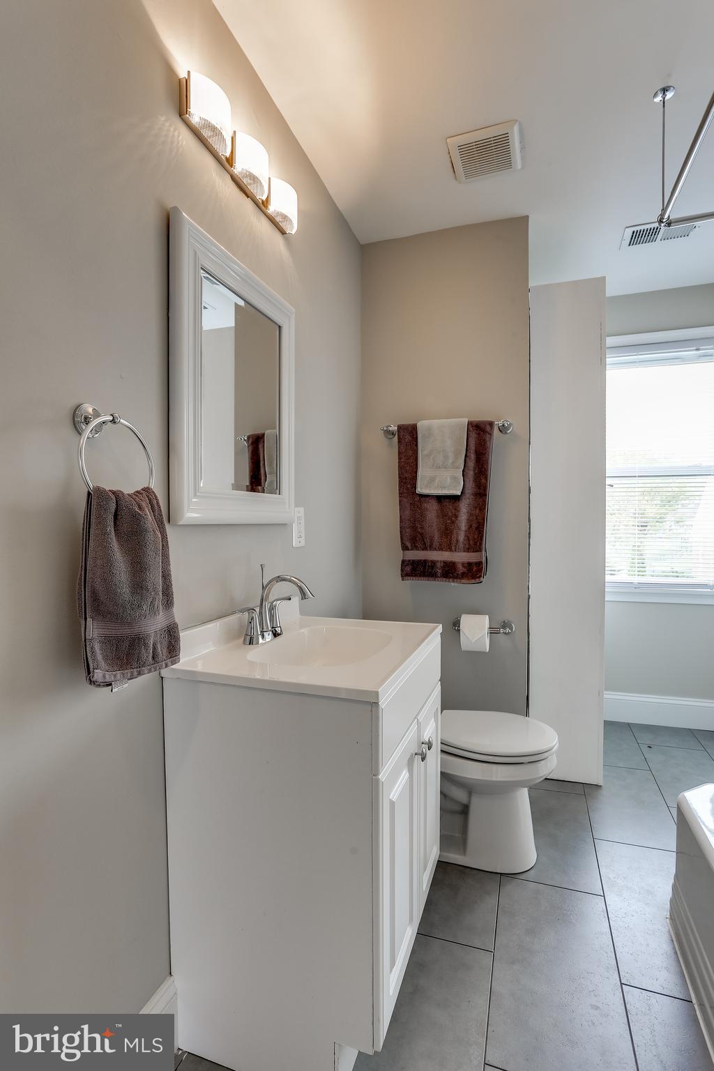 1219-10 Ten Oaks Road Halethorpe, MD 21227 - Photo 24 of 33 Bath