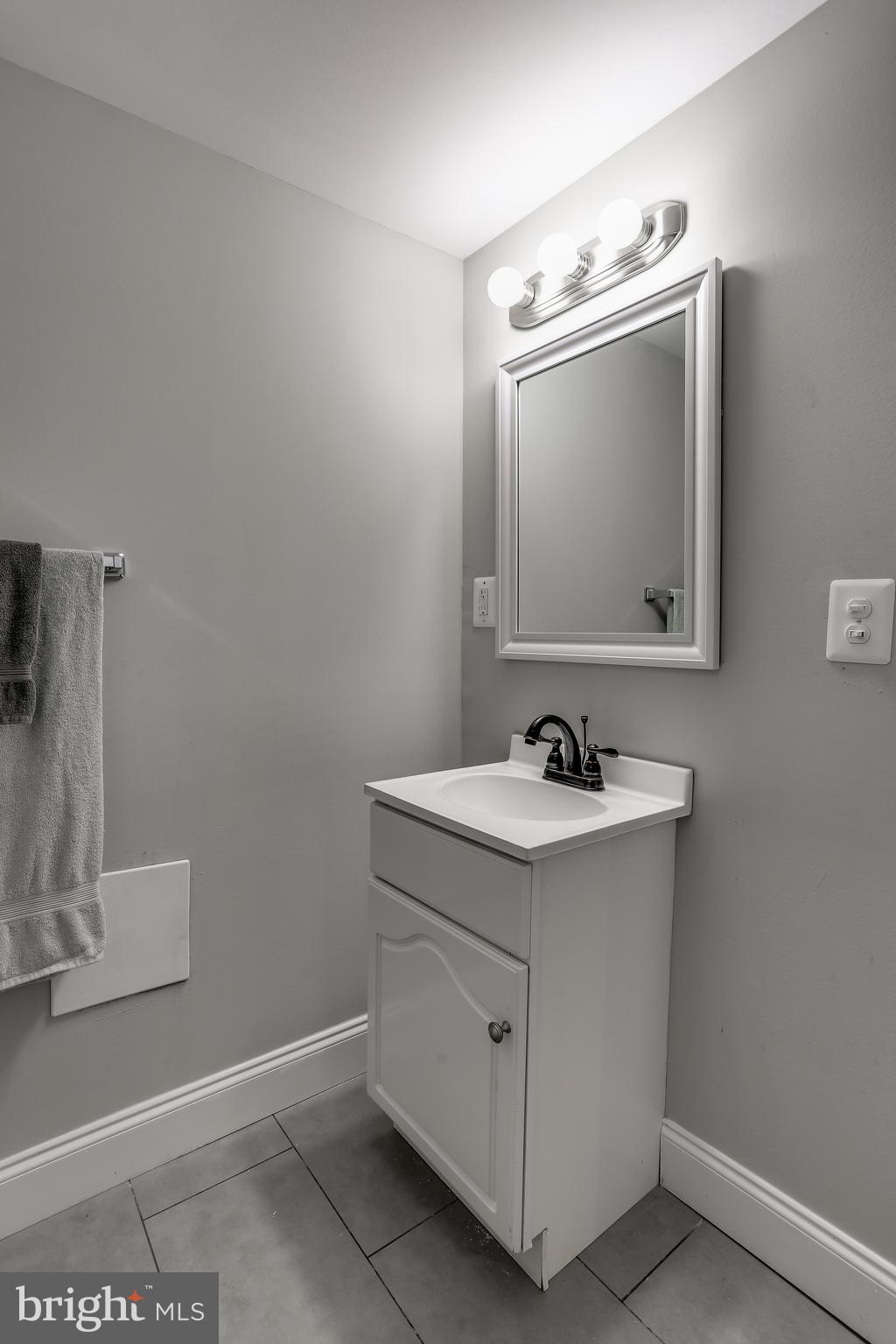 1219-10 Ten Oaks Road Halethorpe, MD 21227 - Photo 30 of 33 2nd Bath