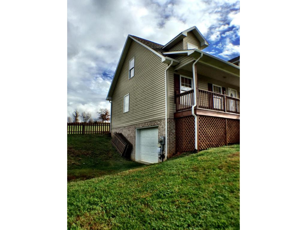 1338 Timber Ridge Road Bluff City, TN 37618 - Photo 15 of 24 1 Car Drive Under Garage