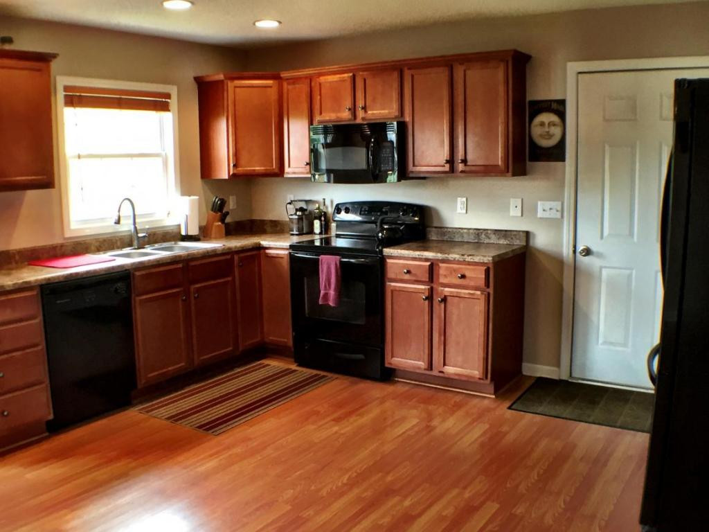 1338 Timber Ridge Road Bluff City, TN 37618 - Photo 7 of 24 KitchenDining Combo