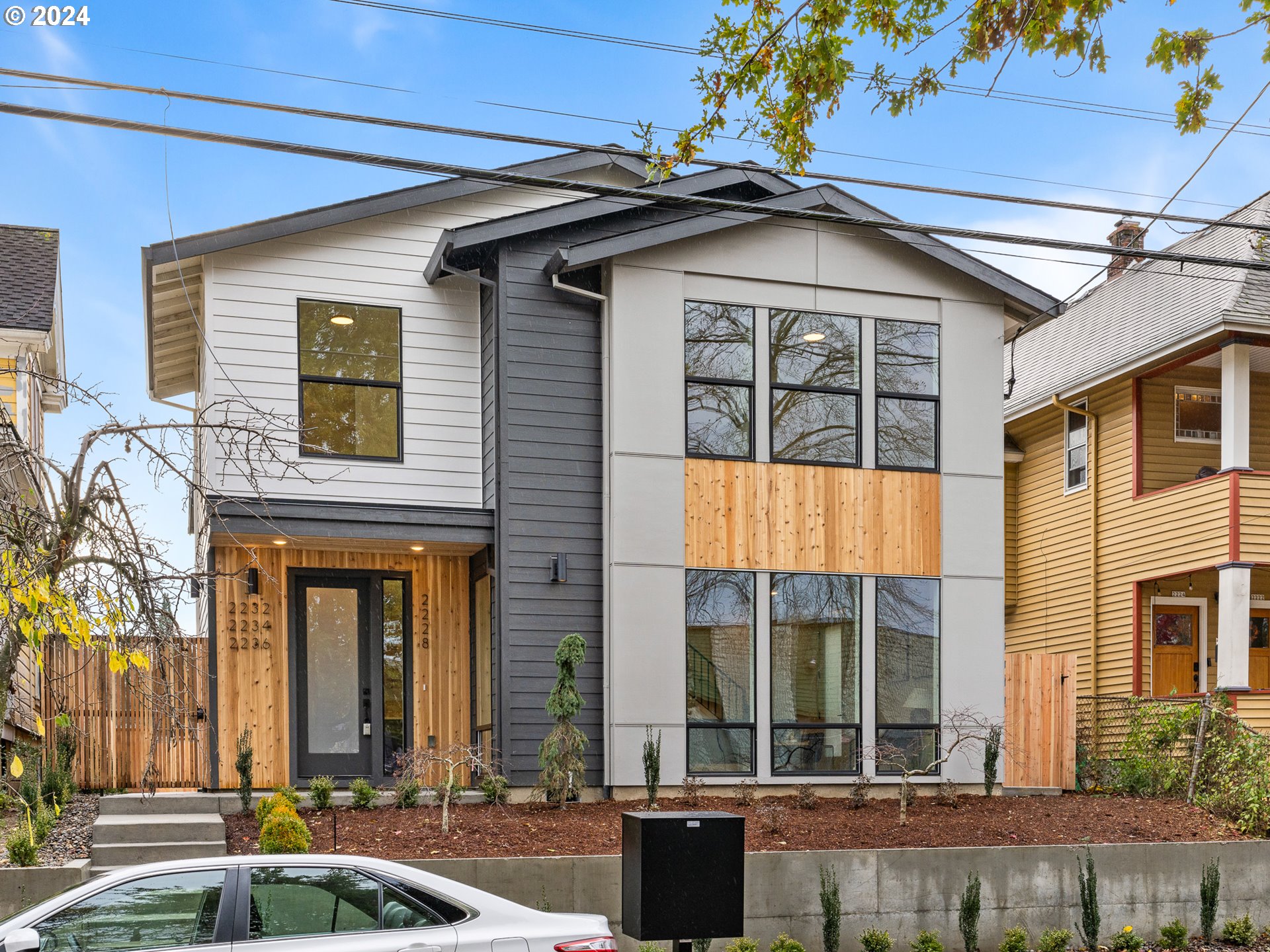 2232 Southeast Ankeny Street, Unit 2 Portland, OR 97214 - Photo 1 of 15