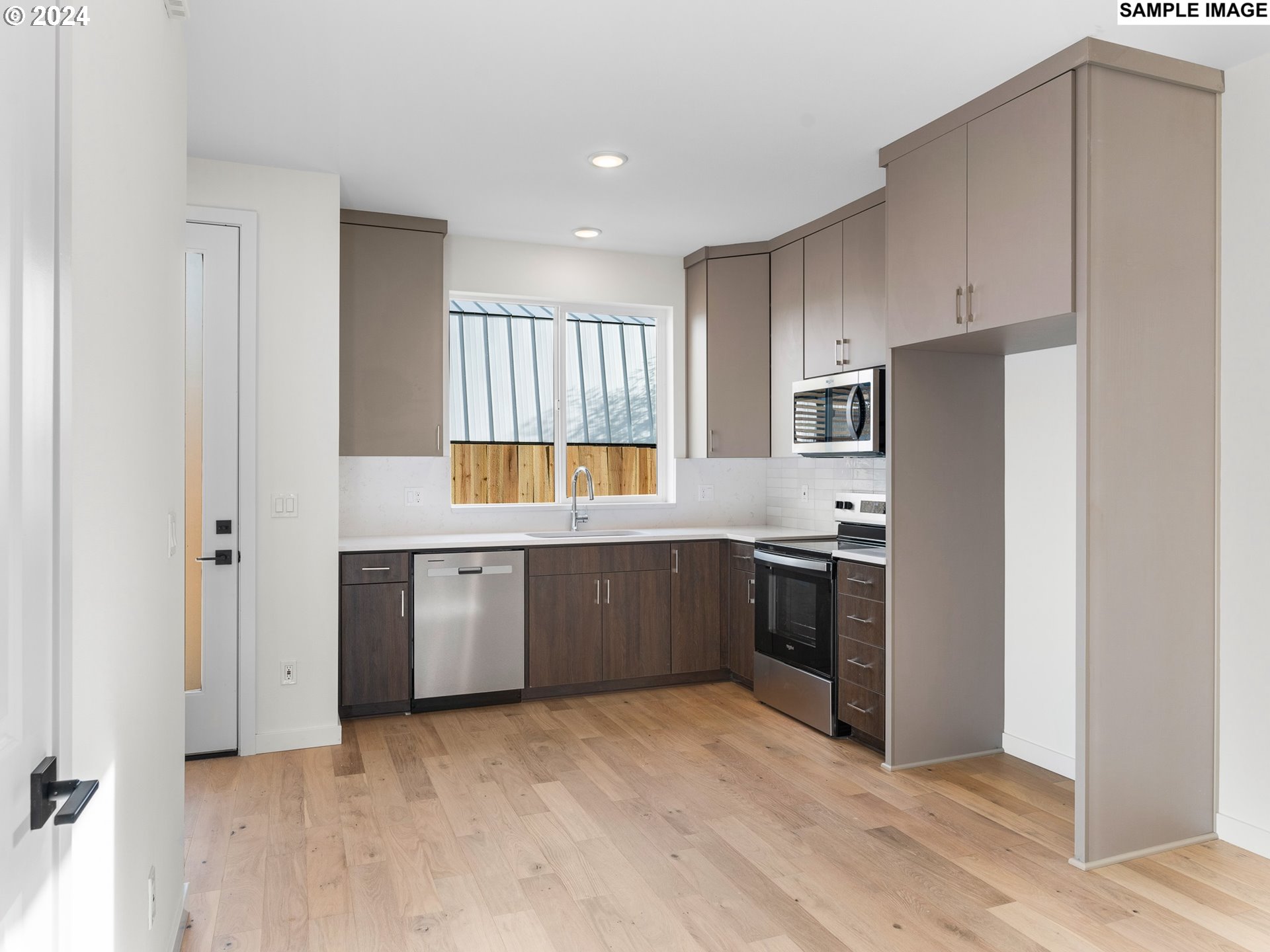 2232 Southeast Ankeny Street, Unit 2 Portland, OR 97214 - Photo 4 of 15
