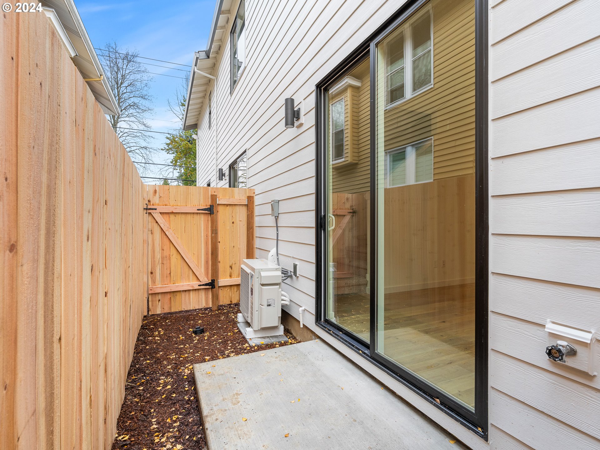 2232 Southeast Ankeny Street, Unit 2 Portland, OR 97214 - Photo 7 of 15
