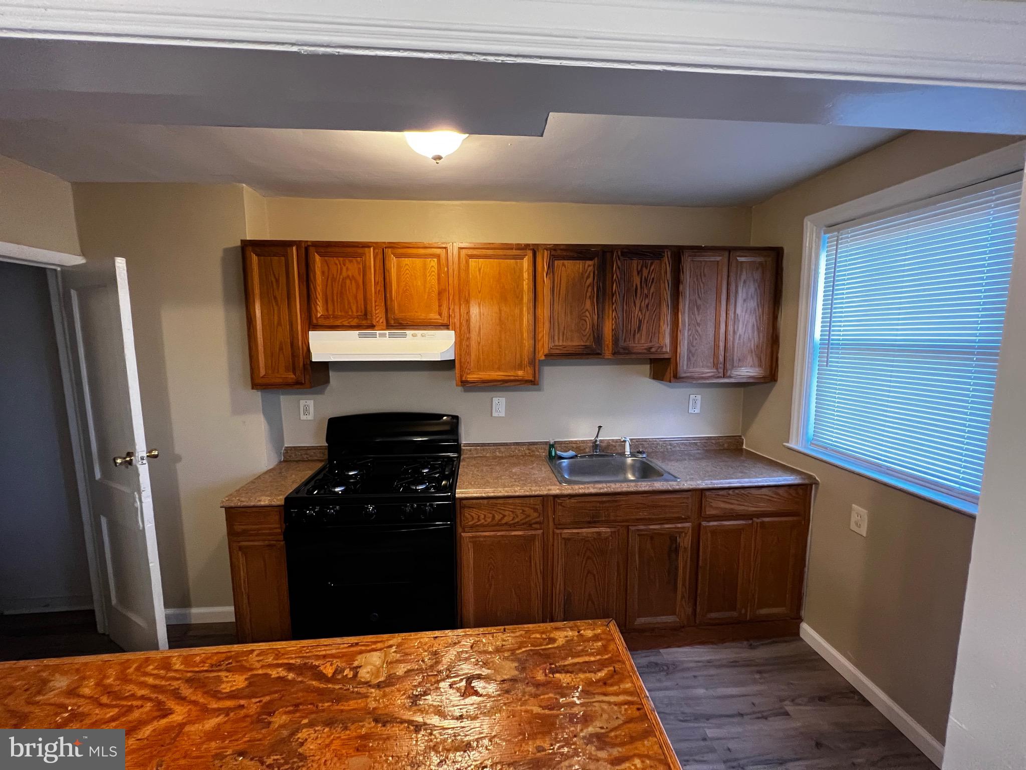 1125 South Merrimac Road Camden, NJ 08104 - Photo 11 of 34