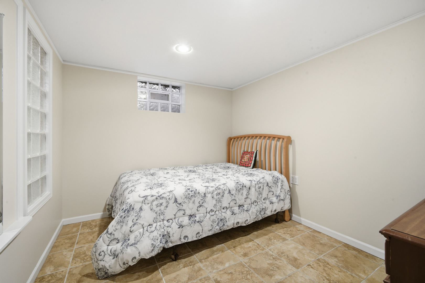 1700 Marguerite Street Park Ridge, IL 60068 - Photo 31 of 44 a bedroom with a bed and a window