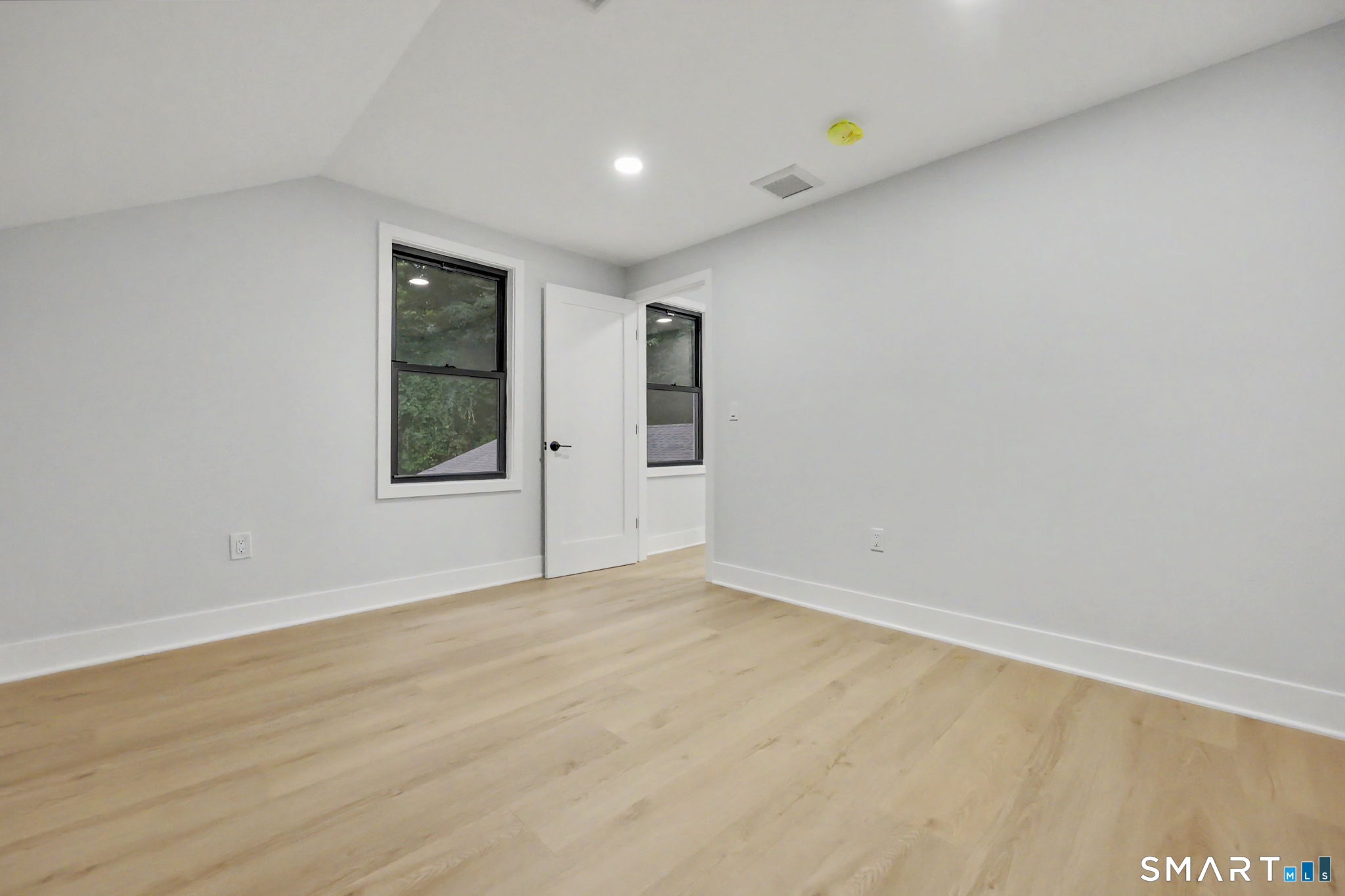 14 Gisella Road Trumbull, CT 06611 - Photo 22 of 40 Gallery Image 22