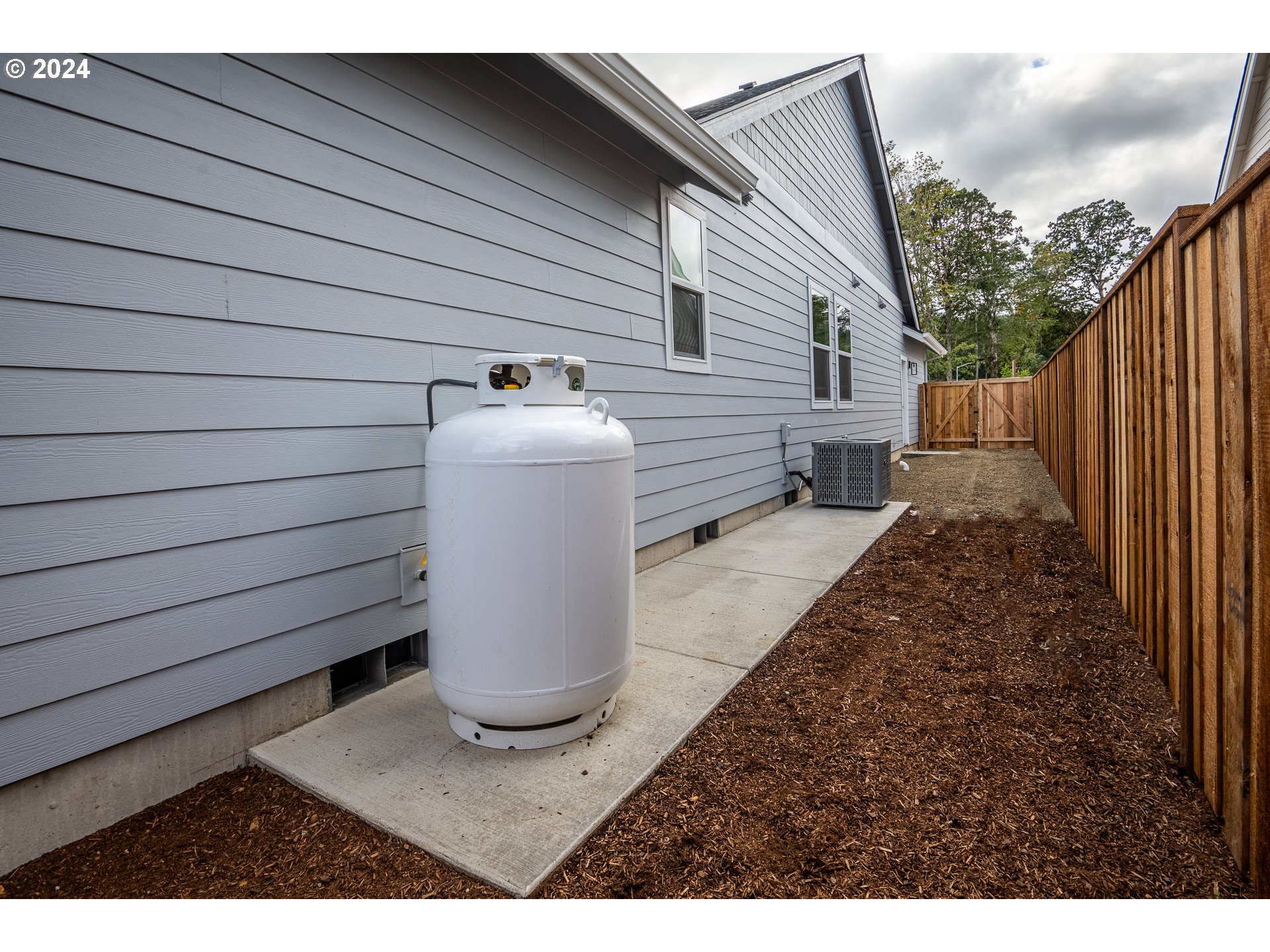 87653 8th Street Veneta, OR 97487 - Photo 39 of 43