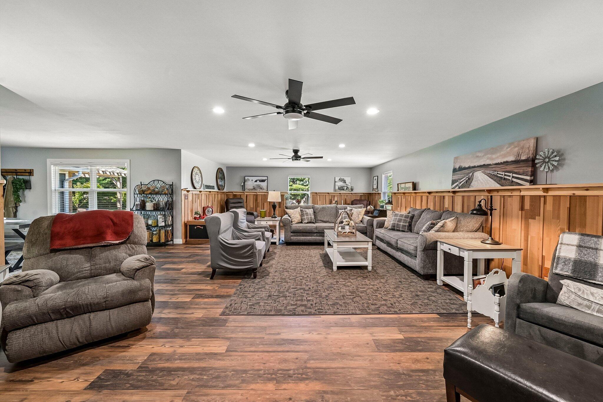 8103 York Road Southwest Pataskala, OH 43062 - Photo 12 of 92 Great Room