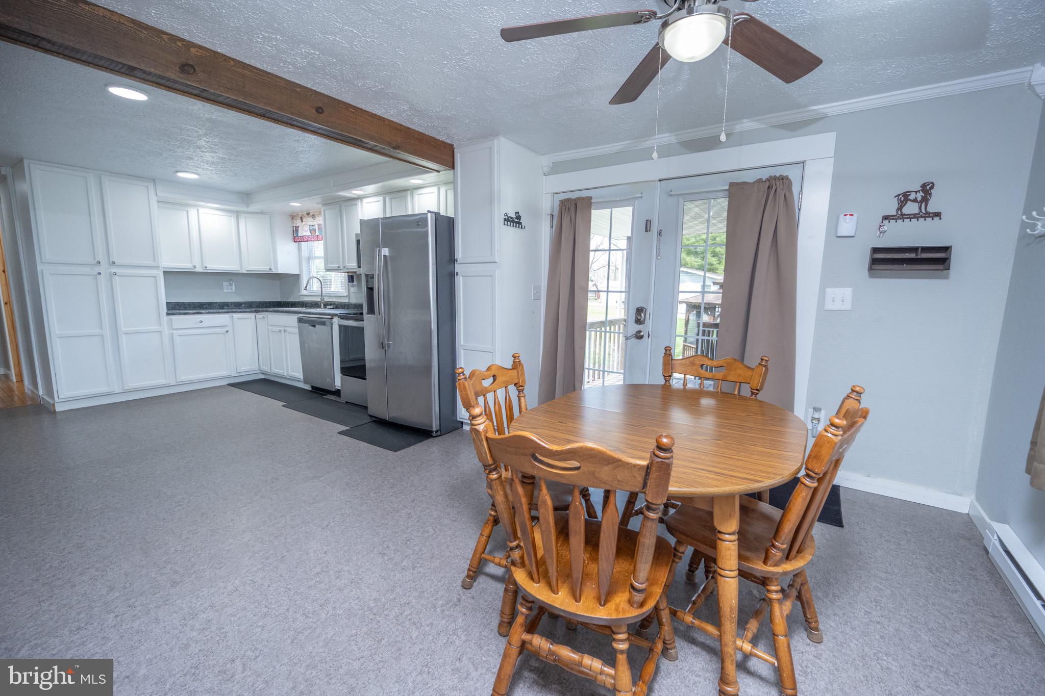 18 Ollie North Road Oakland, MD 21550 - Photo 4 of 48 a dining room with furniture and window