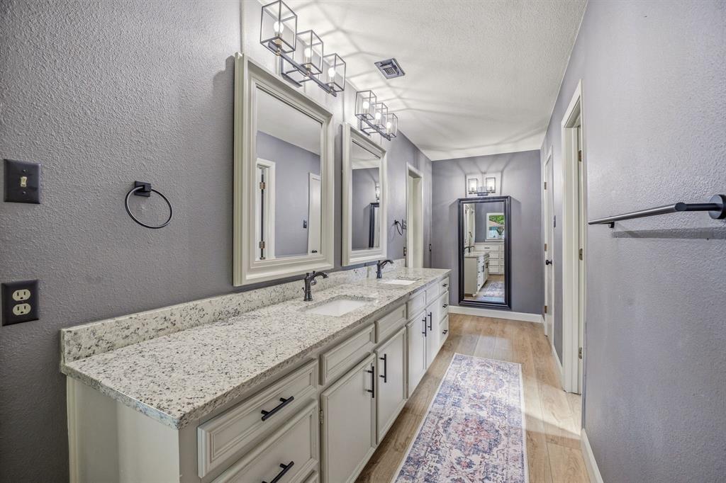 4433 Quail Hollow Road Fort Worth, TX 76133 - Photo 17 of 40
