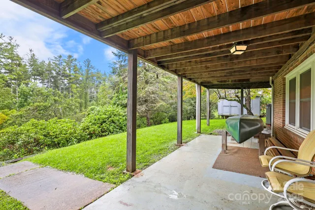 a view of porch with a backyard