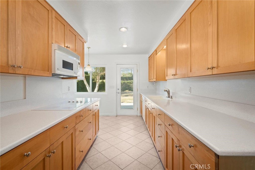 1262 Olwyn Drive Tustin, CA 92780 - Photo 7 of 47