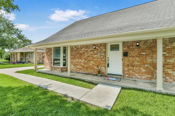 $2,300 | 12011 Kirknoll Drive, Houston, TX 77089