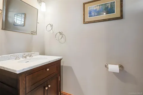 $1,849,000 | 6 Old Oak Road, Rye Brook, NY 10573