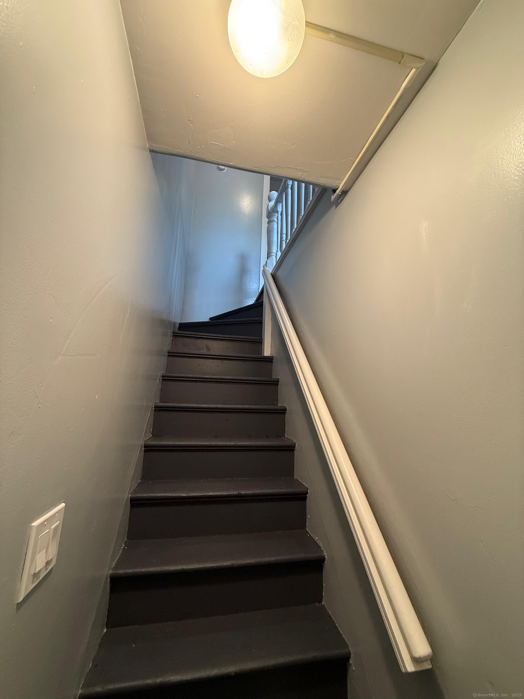 79 Spring Street, Unit 2 Middletown, CT 06457 - Photo 15 of 15 a view of entryway