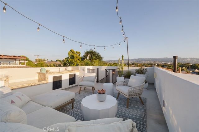 $3,750,000 | 700 Avenue C, Redondo Beach, CA 90277