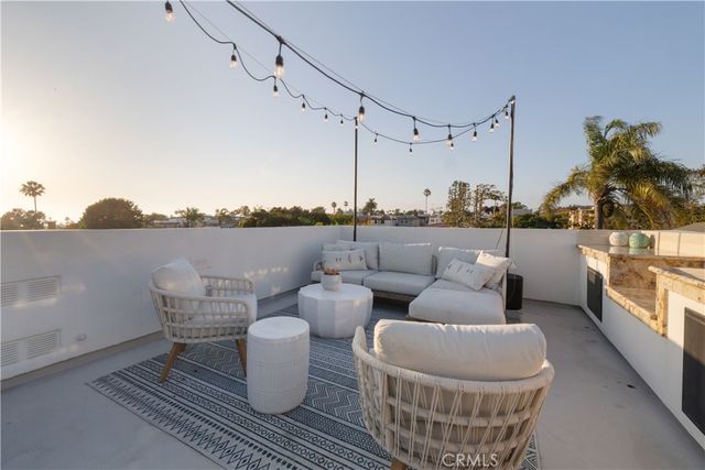 $3,750,000 | 700 Avenue C, Redondo Beach, CA 90277