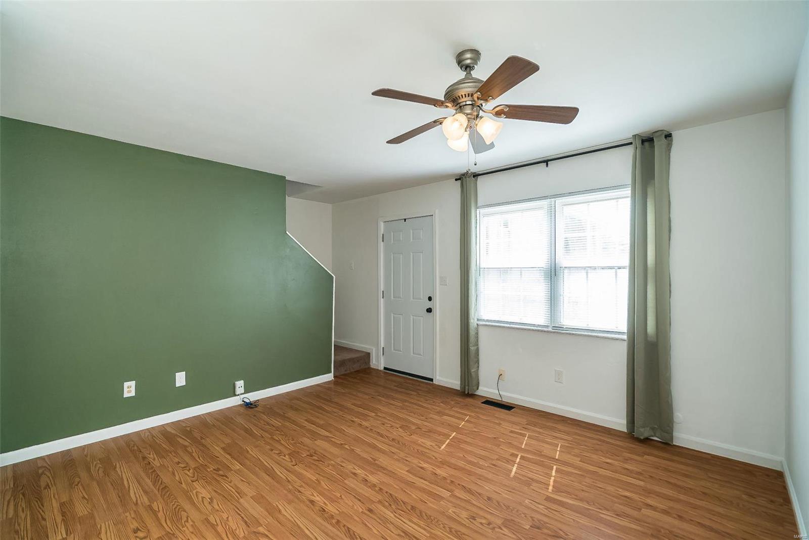 821 Portsdown Road Ballwin, MO 63011 - Photo 11 of 54