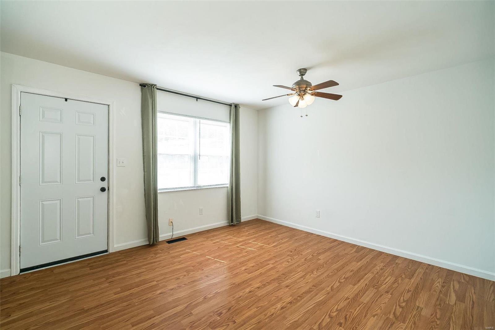 821 Portsdown Road Ballwin, MO 63011 - Photo 12 of 54