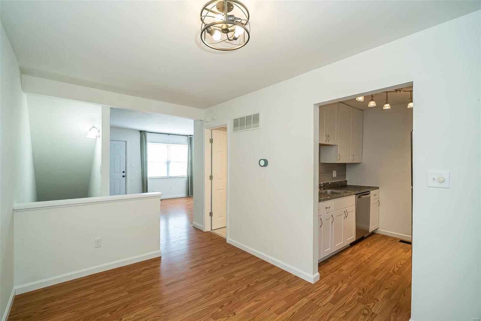 821 Portsdown Road Ballwin, MO 63011 - Photo 18 of 54