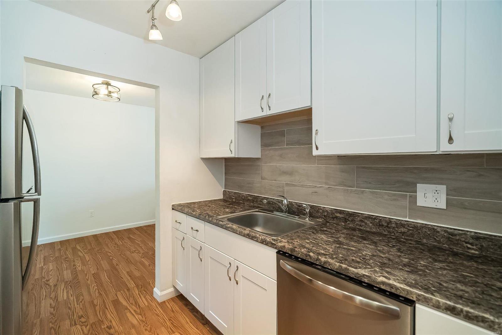 821 Portsdown Road Ballwin, MO 63011 - Photo 23 of 54