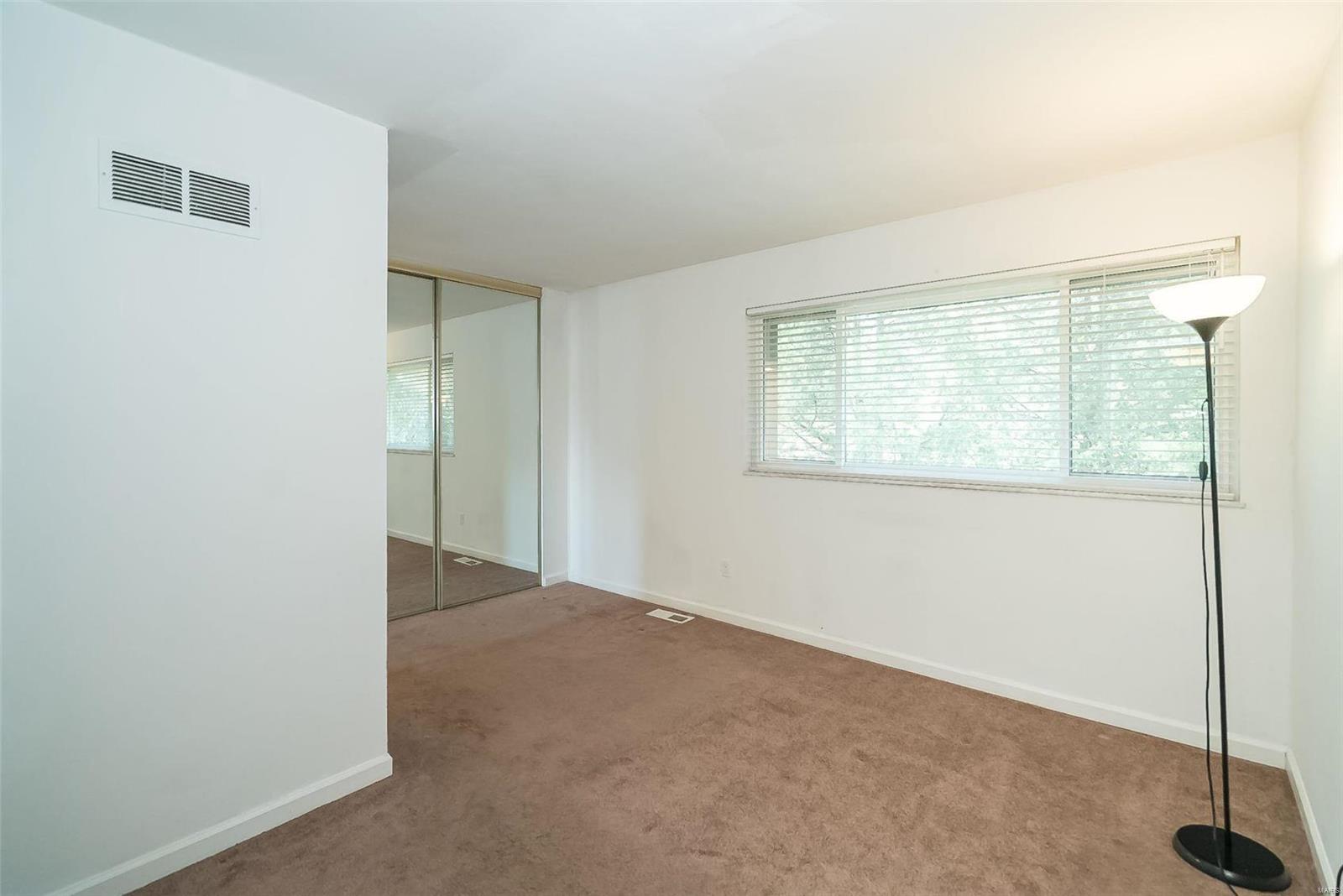 821 Portsdown Road Ballwin, MO 63011 - Photo 26 of 54