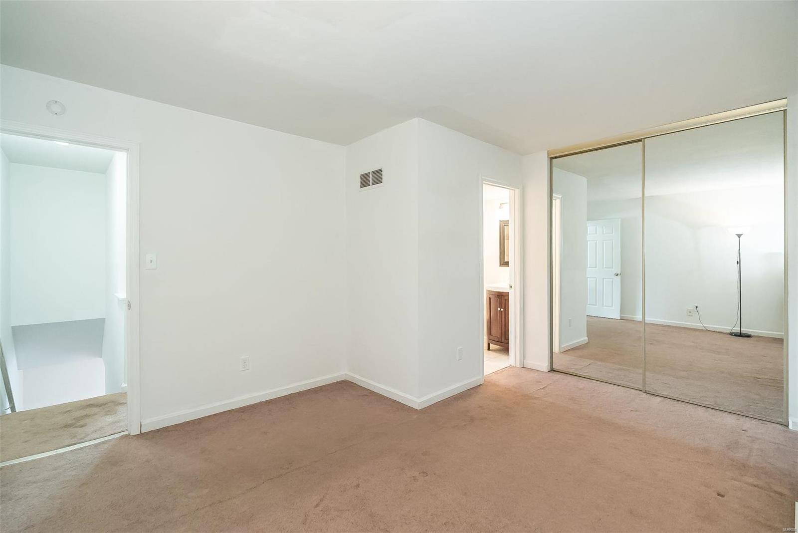 821 Portsdown Road Ballwin, MO 63011 - Photo 27 of 54