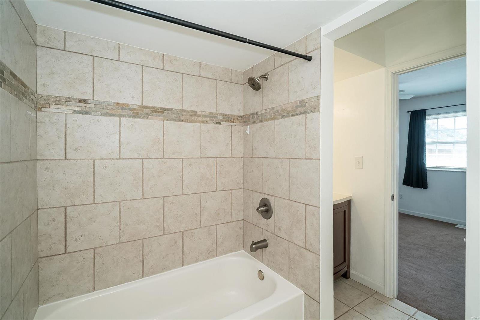 821 Portsdown Road Ballwin, MO 63011 - Photo 30 of 54