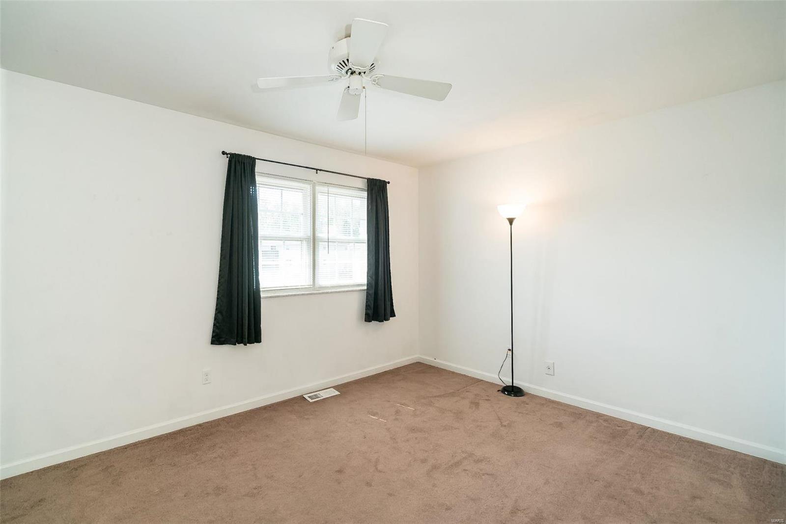 821 Portsdown Road Ballwin, MO 63011 - Photo 34 of 54