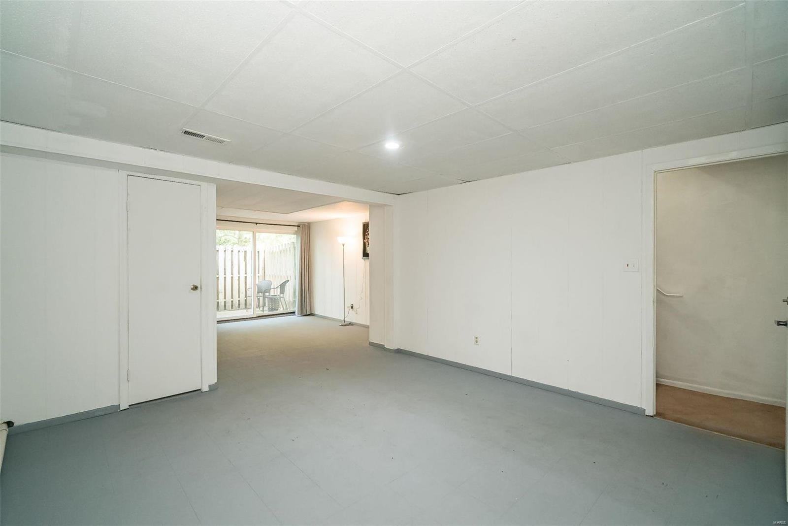 821 Portsdown Road Ballwin, MO 63011 - Photo 36 of 54