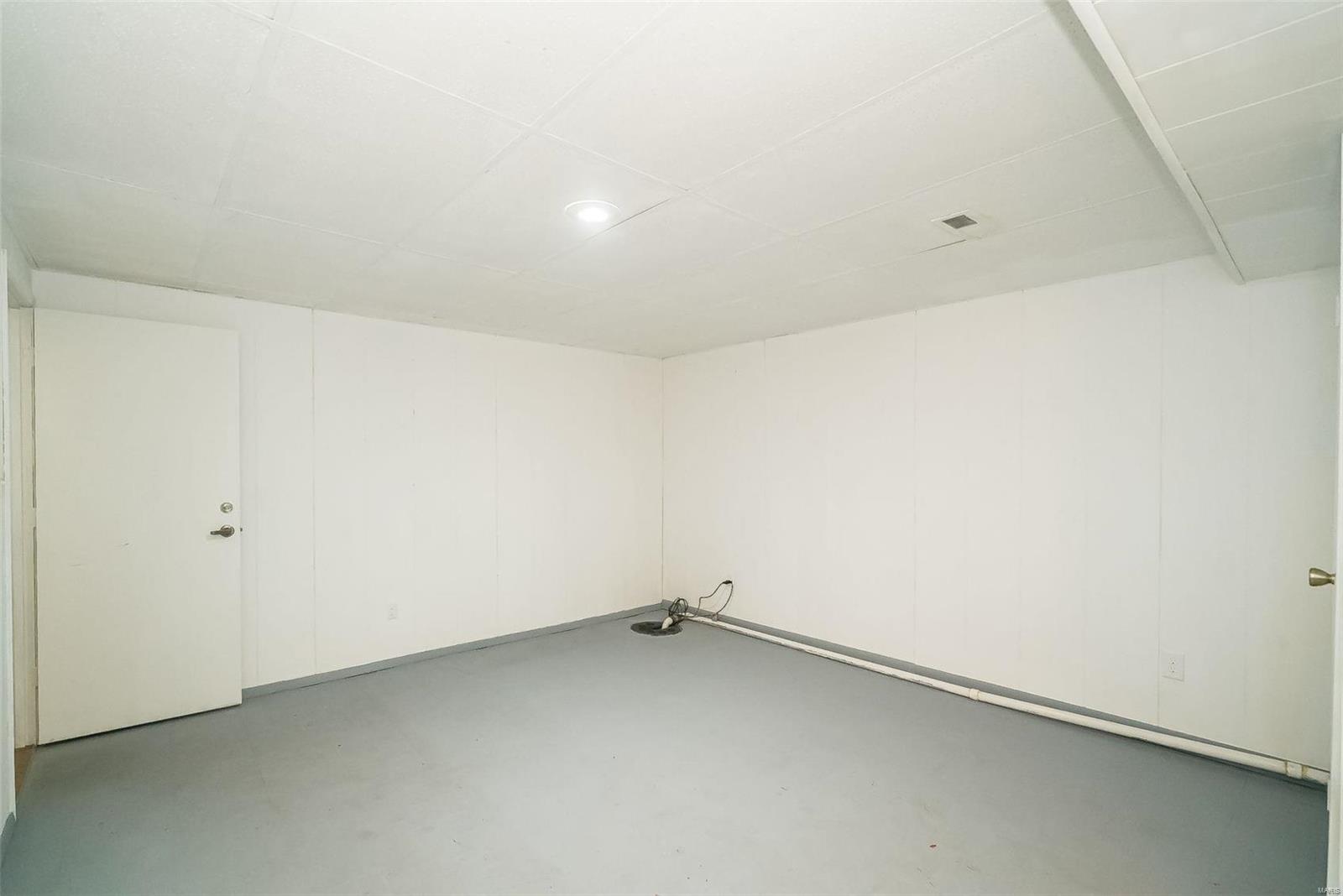 821 Portsdown Road Ballwin, MO 63011 - Photo 37 of 54