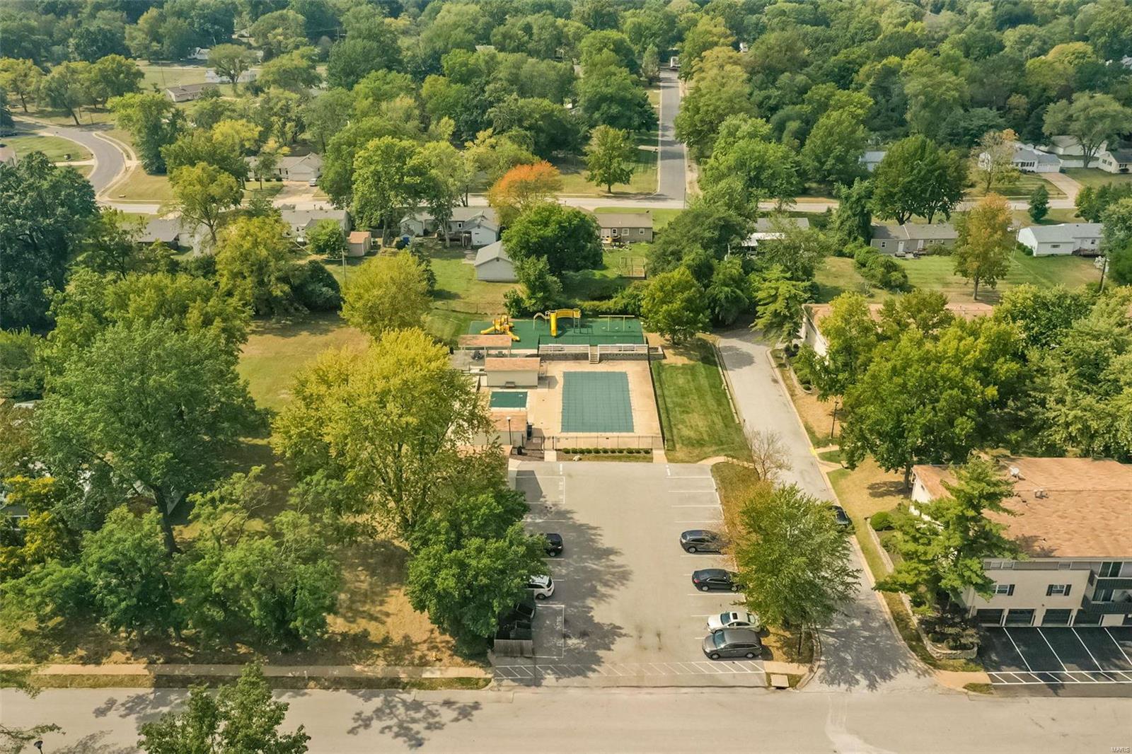 821 Portsdown Road Ballwin, MO 63011 - Photo 45 of 54