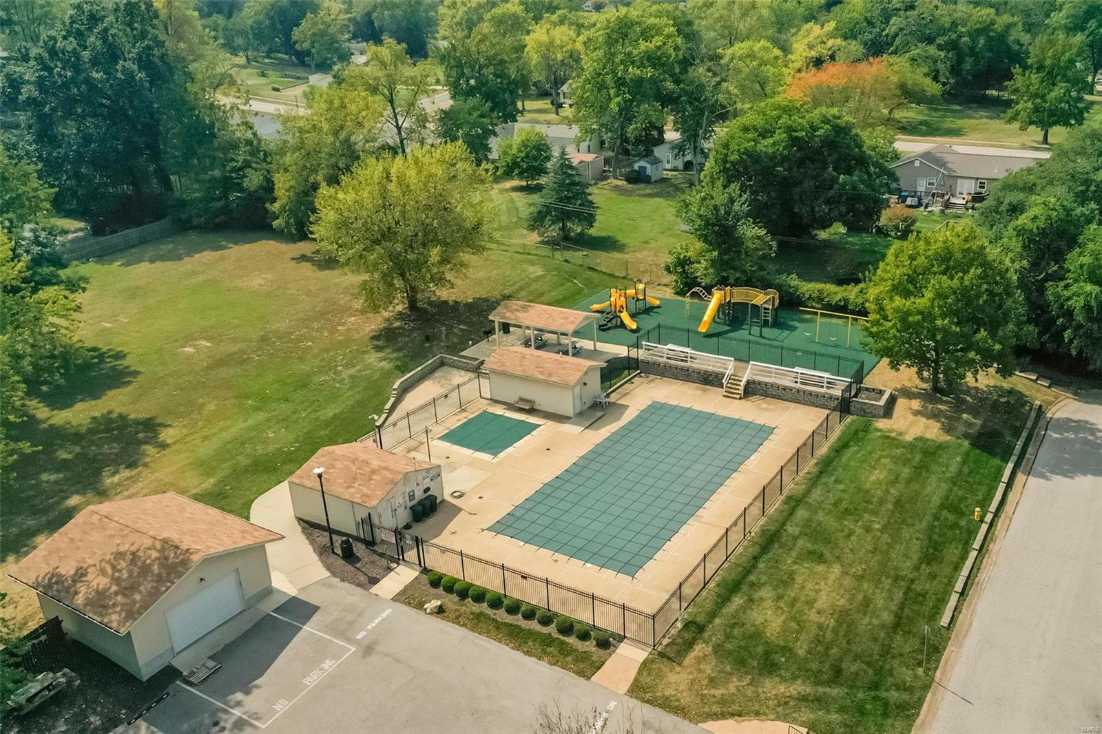 821 Portsdown Road Ballwin, MO 63011 - Photo 47 of 54