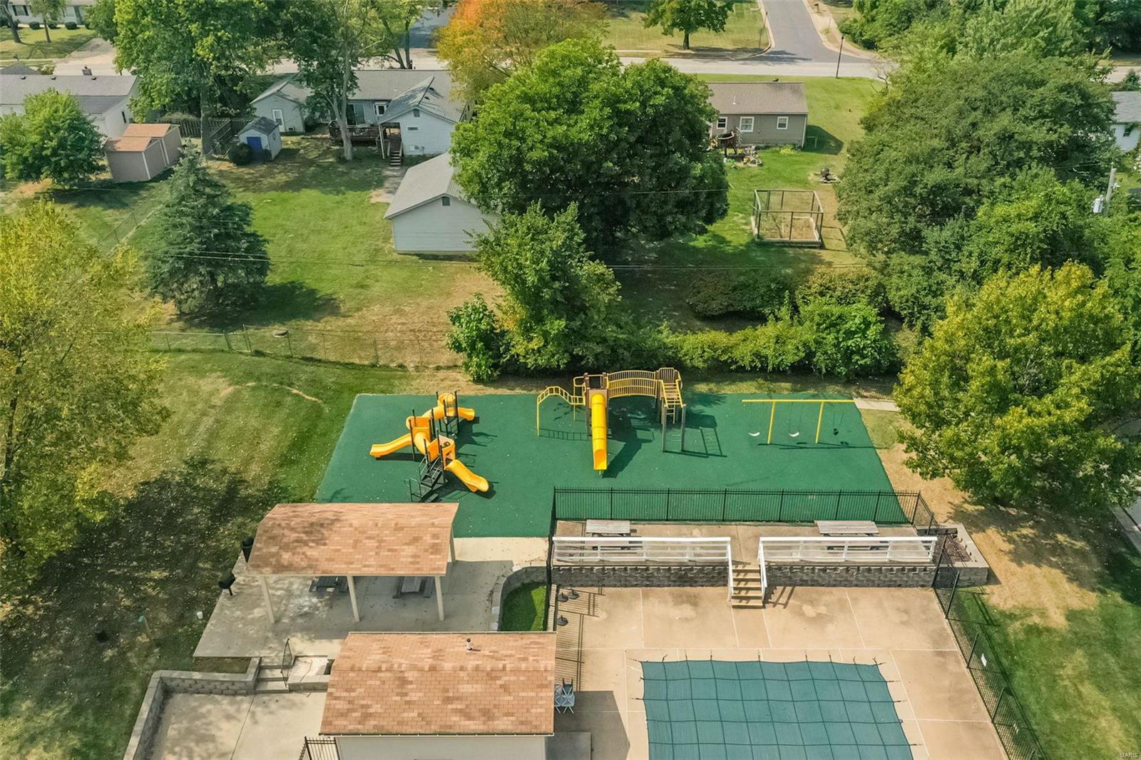 821 Portsdown Road Ballwin, MO 63011 - Photo 49 of 54