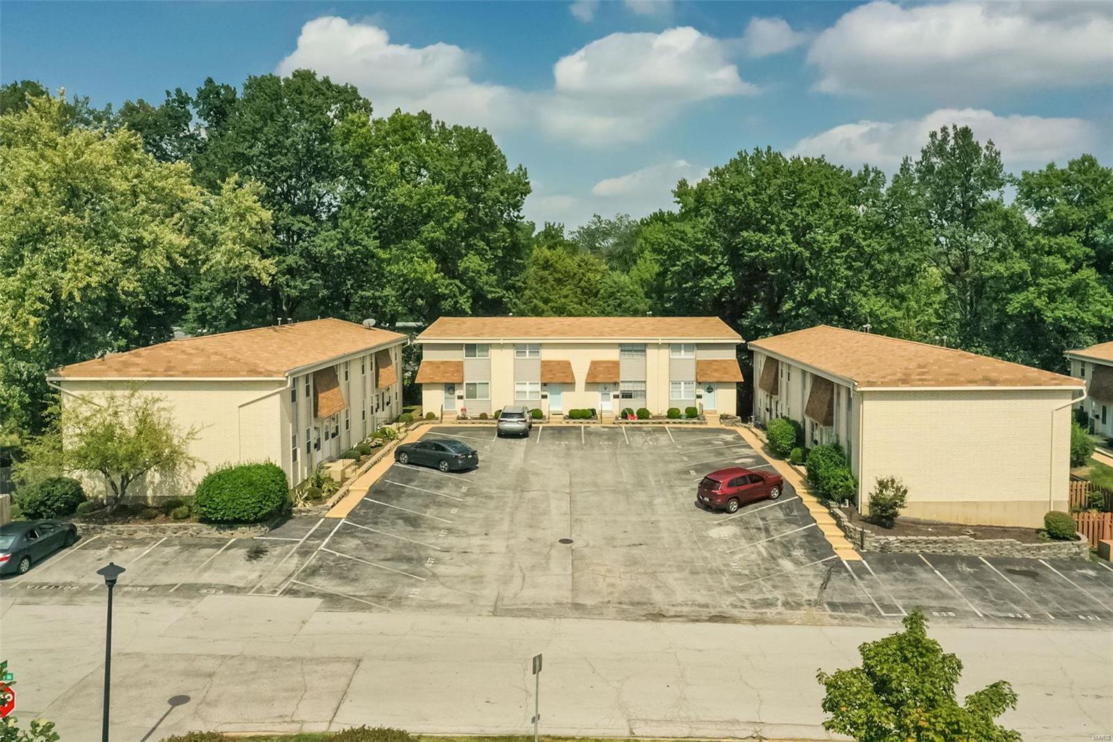 821 Portsdown Road Ballwin, MO 63011 - Photo 6 of 54