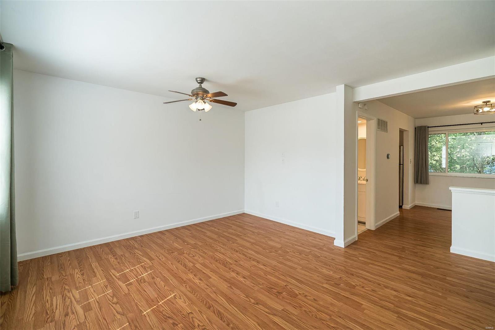 821 Portsdown Road Ballwin, MO 63011 - Photo 9 of 54